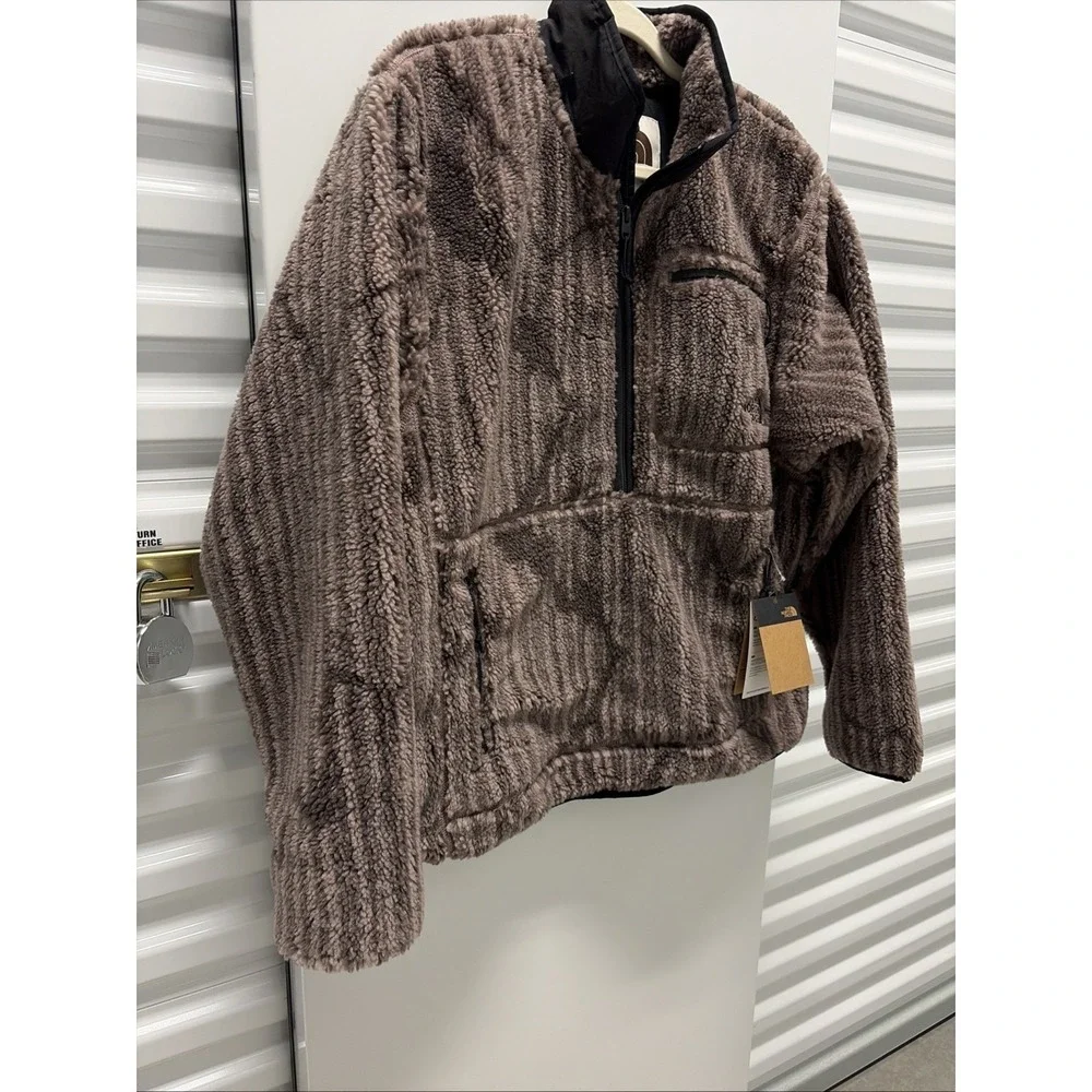 NWT The North Face Long sleeve Extreme Pile 1/2 Zip Fleece Pullover Fawn Grey L